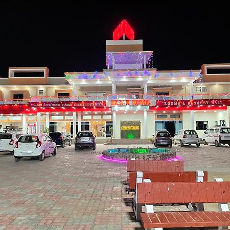 Kesar Hotel Viramgam Esterno foto