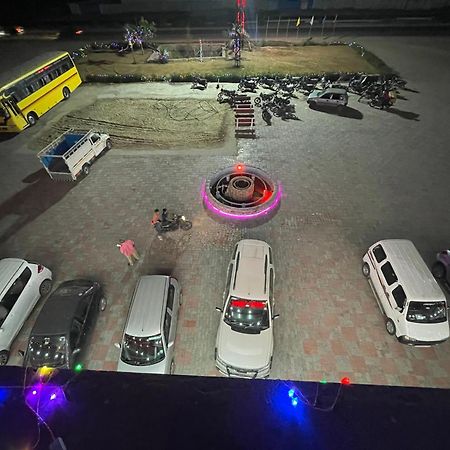 Kesar Hotel Viramgam Esterno foto