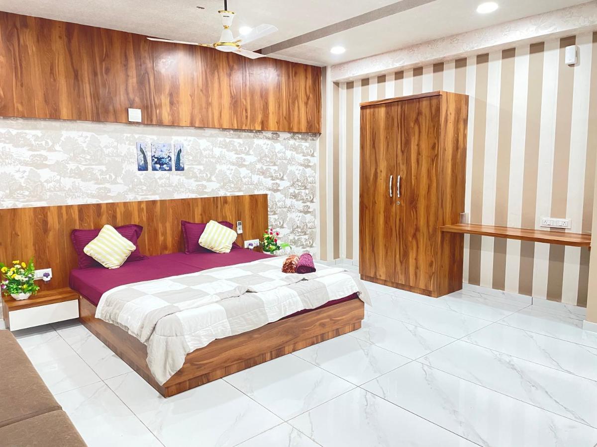 Kesar Hotel Viramgam Esterno foto